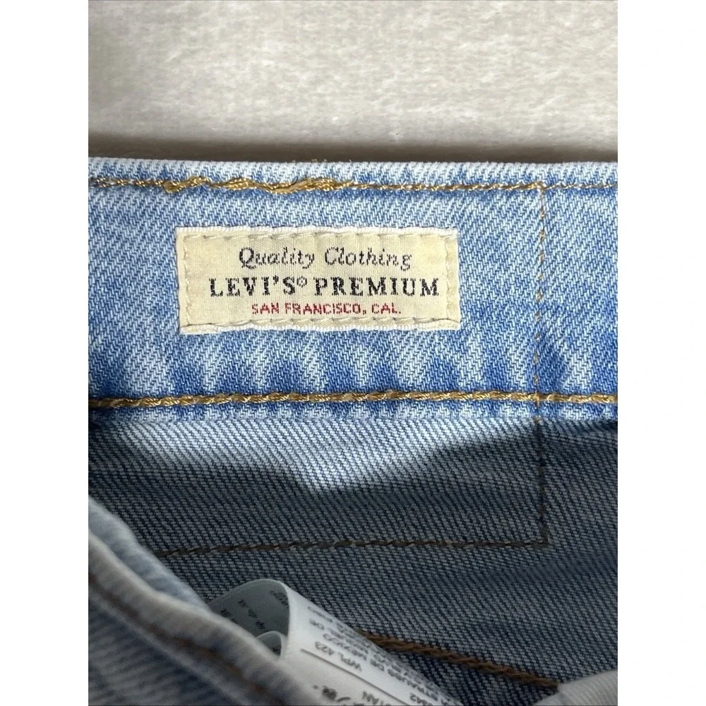 Levis Premium 502 Jeans Mens 34x32 (34x30)Light Wash Blue Tapered Stretch Denim